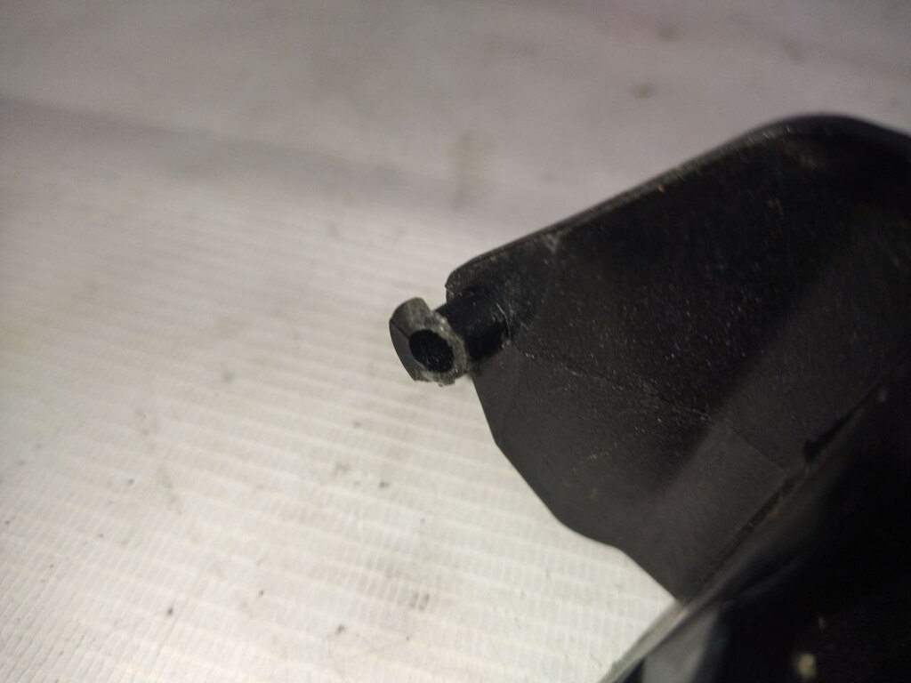 кронштейн проводки панели приборов б/у \ обломано крепление - 2